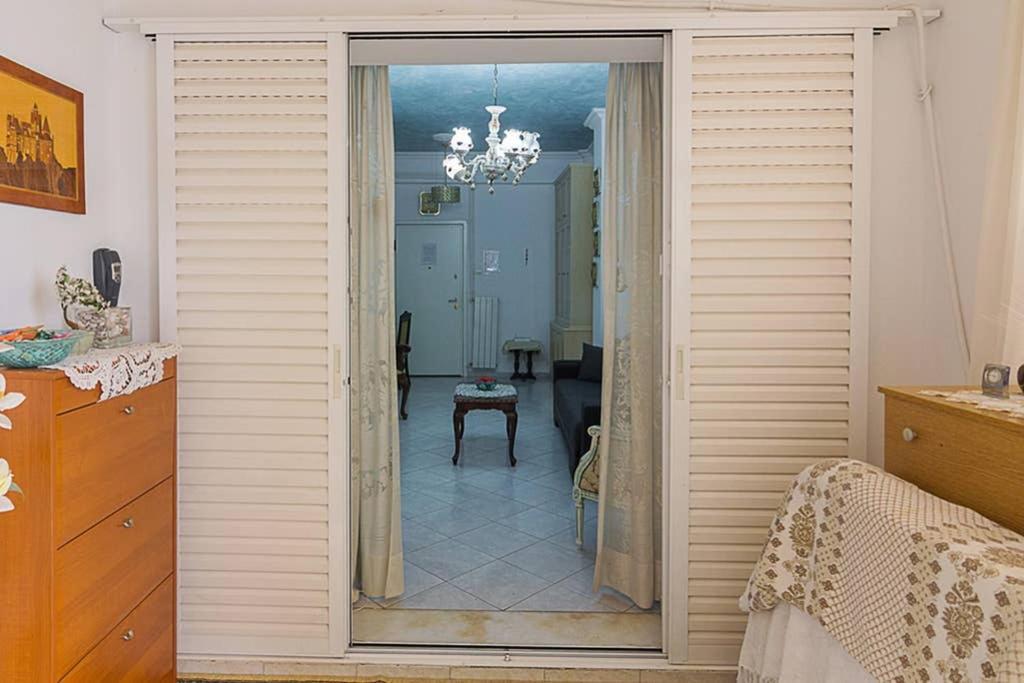 Vintage Style Apartment With Beautiful Backyard Athen Exterior foto